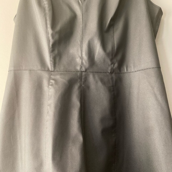Mamô My Must Have G Brazil dress size 6 faux leather pleather mini dress pleated - Picture 5 of 5